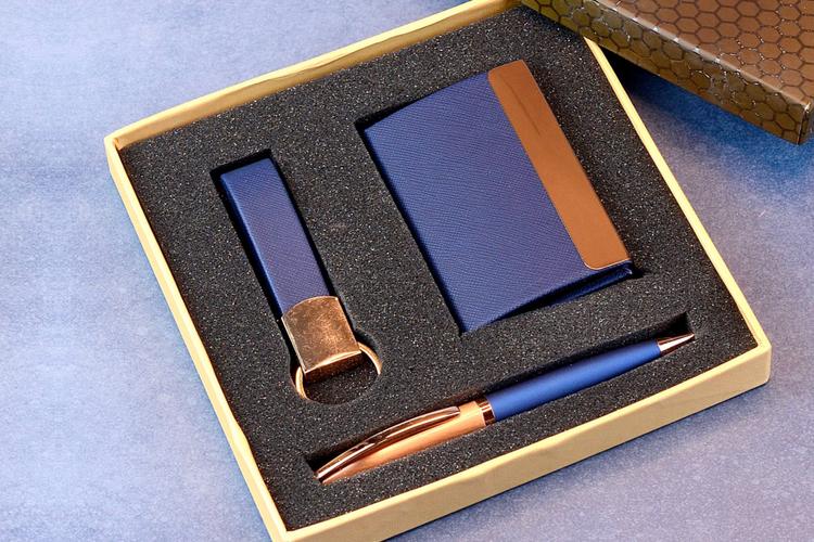 What gifts to offer to Spiritual Guru?