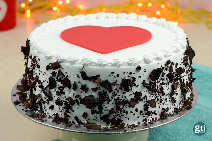 Top 7 Cakes to India on Anniversary