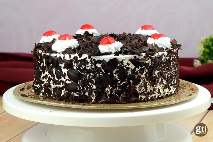 Top 7 Cakes to India on Anniversary