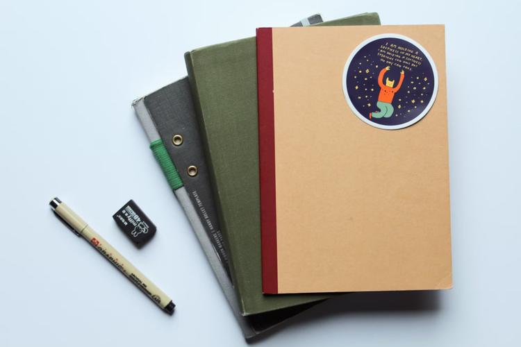 Top 10 Anniversary Gifts for Him in India