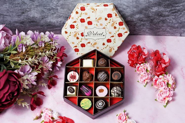 Top 7 Chocolate Gift Hampers Online in India