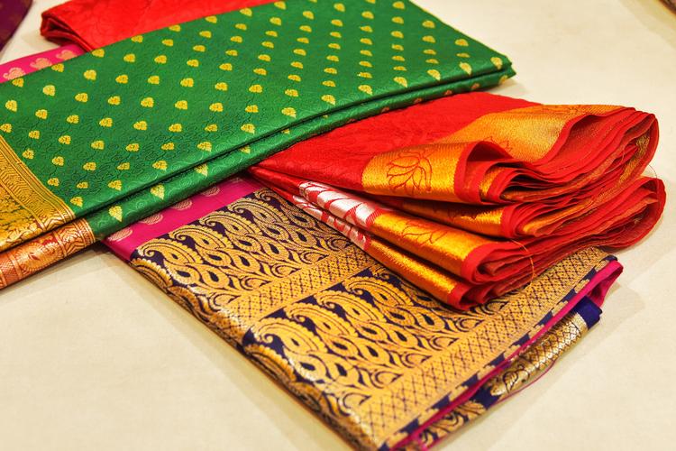 Top 5 Lohri Gift Ideas for the Newly Weds