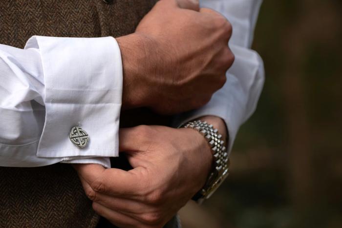 Top 10 Traditional Indian Gifts for Men