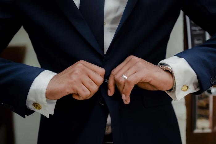 Top 10 Traditional Indian Gifts for Men