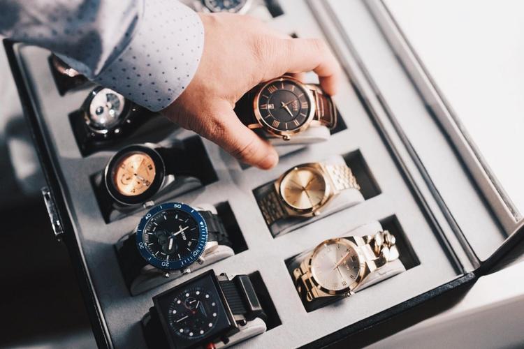 Unique Gift Ideas for Men who have Everything in India