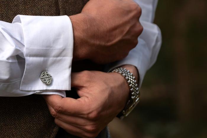 Top 10 Anniversary Gifts for Him in India