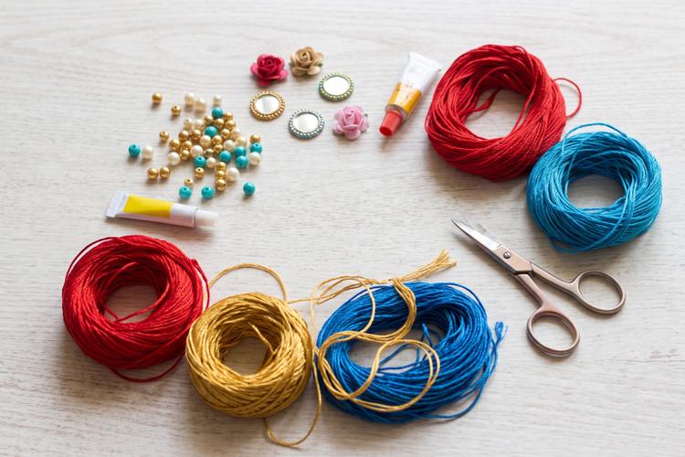 How to make a Rakhi