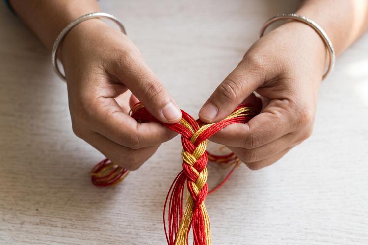 How to make a Rakhi