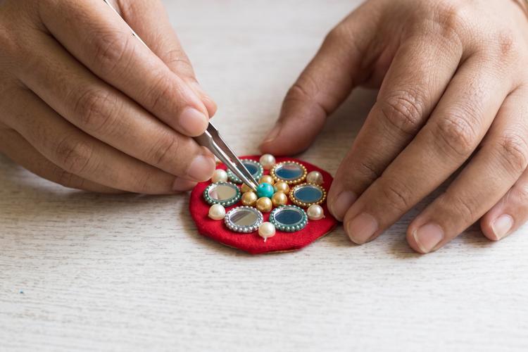 How to make a Rakhi