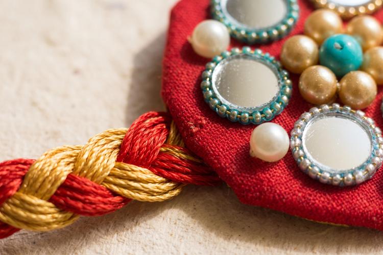 How to make a Rakhi