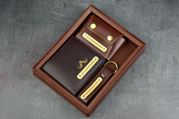 Top 7 Personalized Gifts for Dad in India